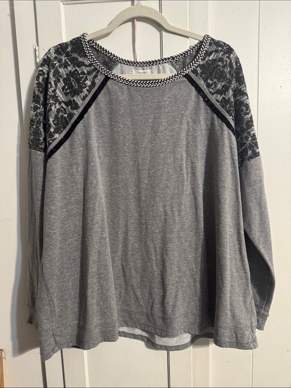 Maurices Grey Raglan Sweatshirt with Lace-Pattern Shoulders Size 2